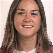 Profesora de ciencias ofrece clases de física y química, biología y geología y matemáticas