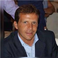Ingegnere informatico impartisce lezioni