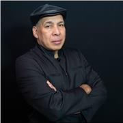 Profesor de guitarra, cuatro venezolano, ukelele, flauta dulce y canto. Varios años de experiencia. De 8 años en adelante.