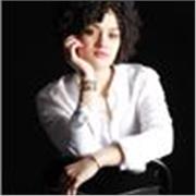 Élève à l'ISP, candidate au concours de l'Ecole Nationale de la Magistrature et titulaire d'une Licence et d'un Master.