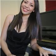 Professeur brésilienne de piano avec 10 ans d'expérience, pour tous niveaux et tous âges. Cours possibles en français et portugais. À Con et alentours