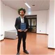 Laureato in scienze dell'educazione e frequentante l'università scienze pedagogiche