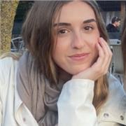 Muy cercana y dispuesta en las clases.Me encantan los niños