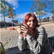 Abendschüler Nachhilfetutorin, die eine Begeisterung für Sprachen und für Menschen hat.