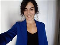 Profesora de escritura creativa y redacción, ofrece clases online