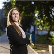 Profesora de Psicología, Profesora de yoga y coach ontológico profesional. Acompaño a personas, equipos a qué logren sus objetivos