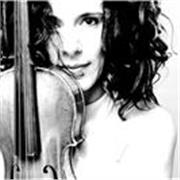 Profesora de violín y viola con 15 años de experiencia (titulada en EEUU). Clases online o presenciales, adaptadas a cada nivel