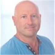  Freelance Corporate Leadership & Communication Skills Coach for practical training sessions for business professionals.