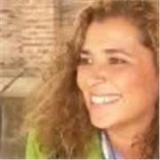 Maestra con amplia experiencia en oratoria y comunicación