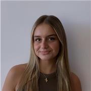 Universitaria en segundo año de carrera de ADE, con un nivel de B2 certificado