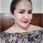 Magíster en Educación, con mención en Pedagogía, con experiencia en clases presenciales y en línea