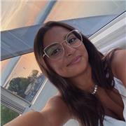 Sono una ragazza di 20 anni solare, determinata e con una grande passione per l'educazione e l'insegnamento