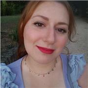 Laureata in lingue dell'Asia e dell'Africa per la comunicazione e cooperazione internazionale impartisce ripetizioni di Inglese