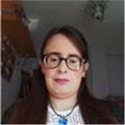 Profesora de Inglés imparte clases a estudiantes desde primaria hasta asignaturas del grado universitario de Estudos Ingleses. También prepara para exámenes oficiales de Cambridge hasta el nivel C1 (Advance / CAE)