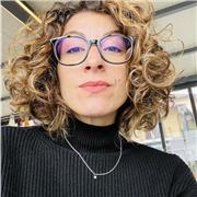 Laureata in Lingue e letterature straniere con tanta voglia di aiutare il prossimo. Sono una persona solare e diligente
