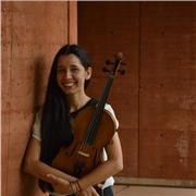 Profesora titulada de violín, viola, piano y guitarra, con 7 años de experiencia en la docencia de niños, jóvenes y adultos.