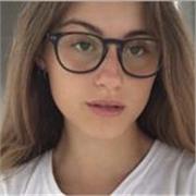 Studentessa madrelingua spagnola (Argentina) del liceo delle scienze umane opzione economico sociale 