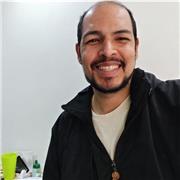 Medico y profe de Yoga con enfoque terapéutico, con más de 8 años de experiencia para alivio del dolor, sueño y ansiedad