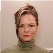 English tutor with 10+ years of experience teaching English abroad, in the UK and online to different age groups