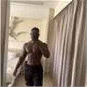 I provide 1 to 1 personal training sessions and online coaching passionate about helping others achieve their goals
