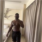 I provide 1 to 1 personal training sessions and online coaching passionate about helping others achieve their goals