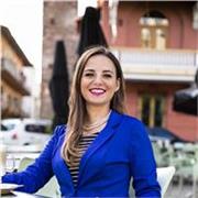 Psicóloga titulada con experiencia en la enseñanza particular de niños y adultos.