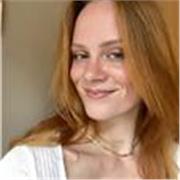 English-Tutorin, die Englisch für Kinder und Erwachsene unterrichtet