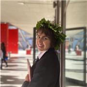 Insegnante di italiano e letteratura italiana per studenti di scuola primaria e secondaria