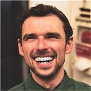 Friendly, approachable, professional producer helping beginners understand music production.