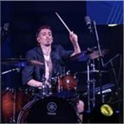 Hi, I’m Nicolae, a drummer and music producer. I offer lessons for entry-level and intermediate students.