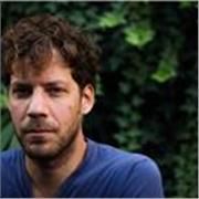 Scrittore e sceneggiatore professionista (madrelingua spagnolo)