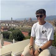 Studente al terzo anno di università al politecnico di Torino disposto a seguire alunni di tutte le età fino alle superiori. Specializzato in matematica ma disponibile anche per fisica
