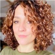 Experte spécialisée en Branding pour étudiants et adultes.