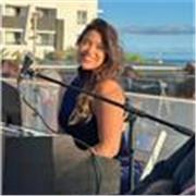 Profesora de piano para ñinos y adultos de modo presencial (lectura de partitura, técnica, postura, expresión musical, etc)