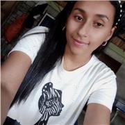 Profesor imparte clases de matemáticas e ingles a estudiantes de todas las edades