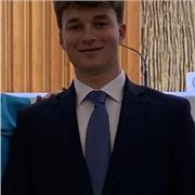 Le puedo dar clases a niños pequeños hasta los 15 más o menos.