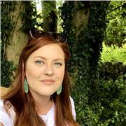 Profesora de inglés imparte clases particulares a jóvenes y adultos