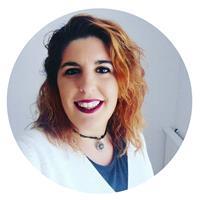 Profesora de dibujo imparte clases para todas las edades
