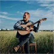 Professional guitar teacher with over 20 years experience