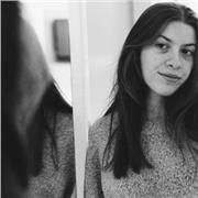 Profesora y licenciada en Historia del Arte con experiencia en clases magistrales y gestión cultural