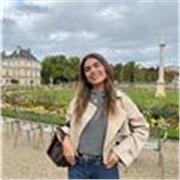 Monitora de extraescolares con 3 años de experiencia. Responsable, proactiva y cariñosa. Abierta a dar clases de cualquier materia