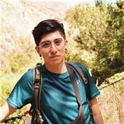 Licenciado en ciencias naturales y matemáticas UC, especializado en biología y ecología. 3 años de experiencia en clases particulares de educación media