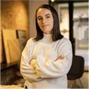 Quieres aprender español de manera dinamica y entretenida? 
Como profesora de español, creo que mi mayor fortaleza es mi capacidad para ser activa y paciente. Me gusta utilizar una variedad de recursos y herramientas educativas para hacer que las clases s