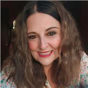 Profesora de Marketing digital y copywriter. A todas las edades.