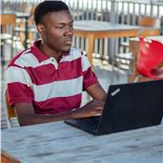 Professeur pour l'aide aux devoirs et le soutien scolaire en informatique