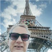 Professeur de mathématiques à l'écoute des élèves et de leurs difficultés.