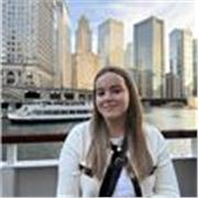 Soy estudiante universitaria con nivel C1 de inglés y ofrezco clases personalizadas para niños, ESO y Bachillerato.