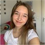 Profesora de apoyo de economía desde cuarto de la ESO hasta preparación para selectividad. Estudiante de economía el la US