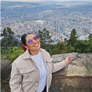 Profesora de música y danza (si se requiere) con experiencia en iniciación, lenguaje musical, guitarra y saxofón tenor