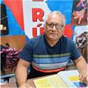 Professeur de spagnol, peruvian.  J´aime enseigner, je pense que c´est un forme d´aider y avancer....